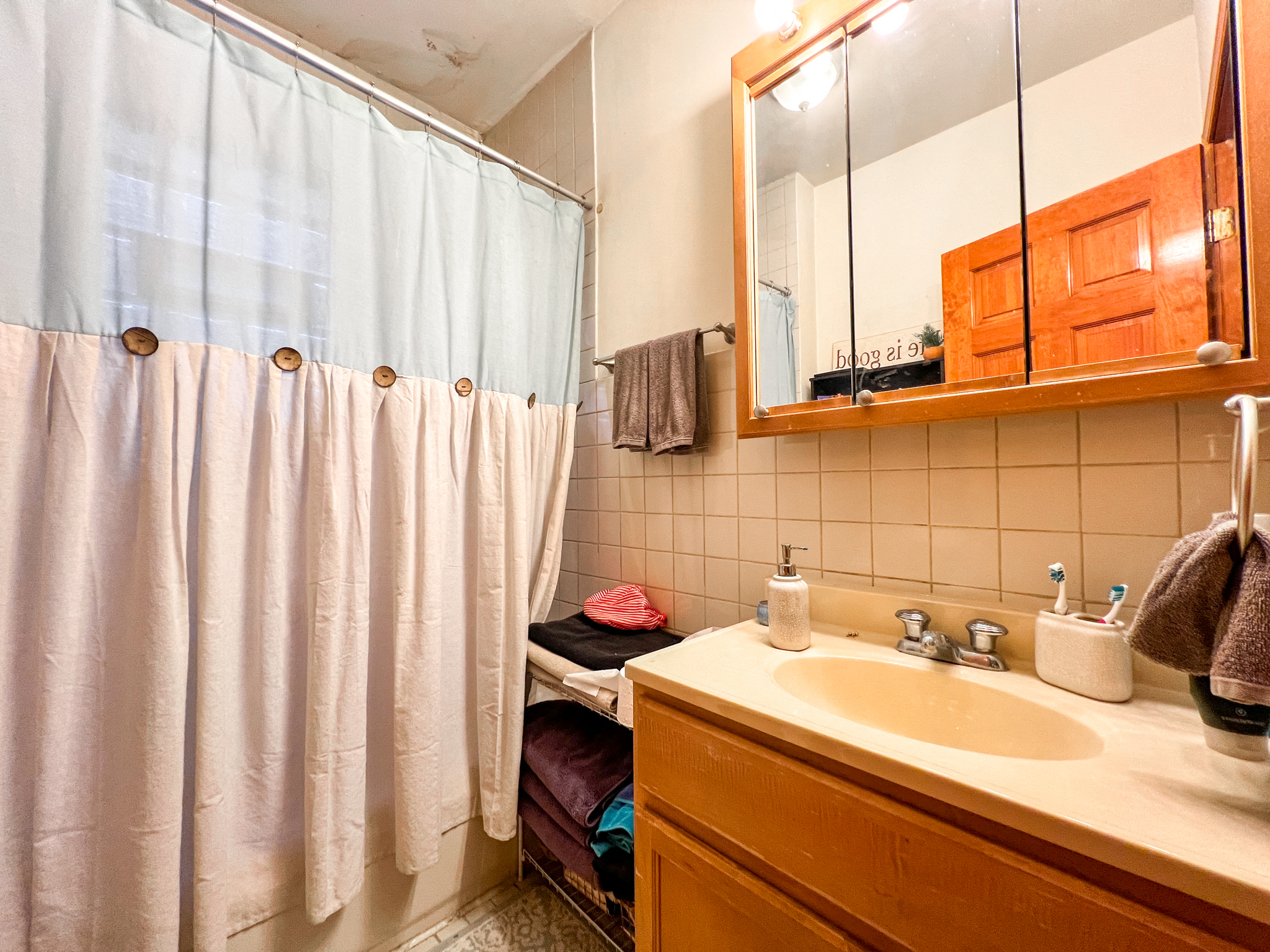 2010 W. Chicago Ave. 2010 W. Chicago Ave., IL 60622 West Town - Leasing by Cross Street